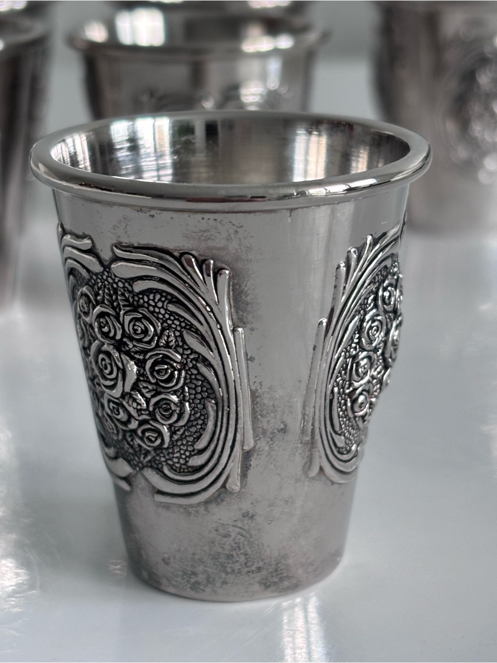 Set of 6 Shabbat Kos Kidush Cups Silver tone with decoration - Picture 2 of 5